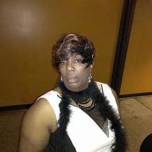 Meet your Posher, Gloria